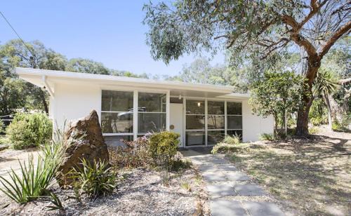 Anglesea House | Twiggy @ Anglesea