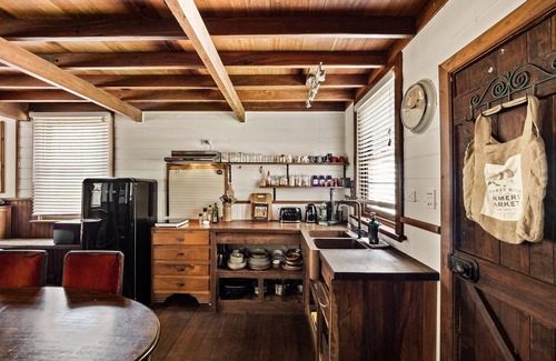 Burnside Cabin | Twigs Cabin | Rustic Luxe Cabin