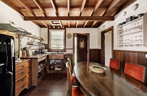 Burnside Cabin | Twigs Cabin | Rustic Luxe Cabin