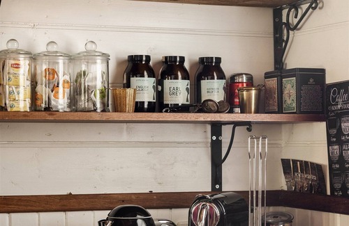 Burnside Cabin | Twigs Cabin | Rustic Luxe Cabin
