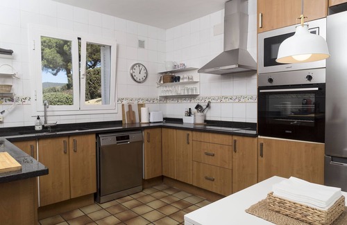 Sant Pol De Mar Villa | Twin villas with large pool and sea views near Barcelona. Free wifi, a/c