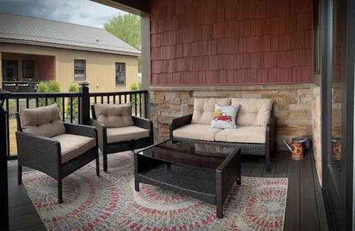 Sylvan Beach Cottage | Twin Getaway Cottages Sunset