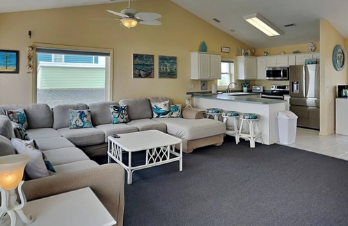 Topsail Beach House | Twin Palms | Ocean Views, Tropical Paradise!