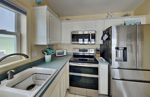 Topsail Beach House | Twin Palms | Ocean Views, Tropical Paradise!