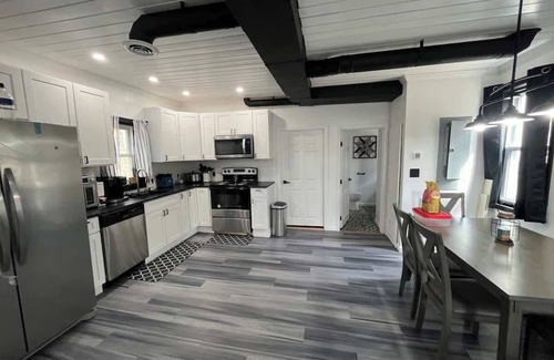 Northville House | Twin Pines Lake Resort 1