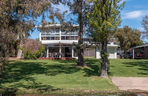 Bundalong House | Twin Rivers Whitehouse on the Murray