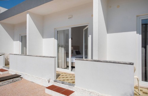 Ribamar Apartment | Twin Room 10 with Balcony and Wi-Fi