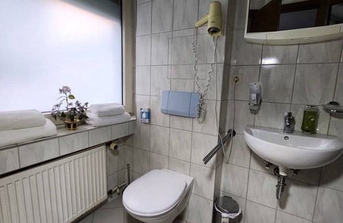 Rastatt Hotel | Twin room-Economy-Private Bathroom