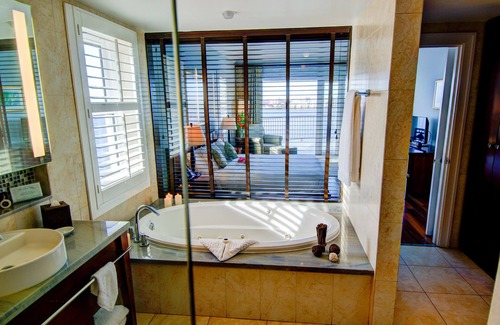 Paget Hotel | Two 2-Bedroom Stes at Newstead Belmont Hills Golf Resort and Spa