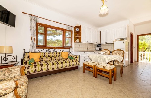 Ano Vasilikos Apartment | Two-Bedroom Apartment - Arazzo Apartments