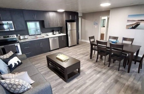 Centre Hastings Cottage | Two Beautiful Waterfront Cottages newly renovated.