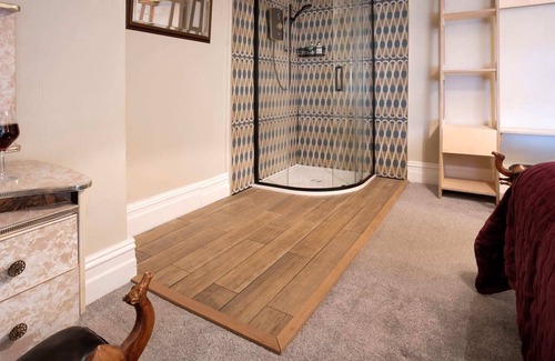 Colne Apartment | Two Bed Apartment, Albert Road