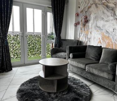 Slough Apartment | Two bed apartment with balcony Slough,Windsor,Legoland