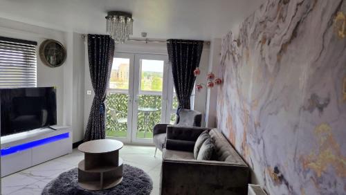 Slough Apartment | Two bed apartment with balcony Slough,Windsor,Legoland