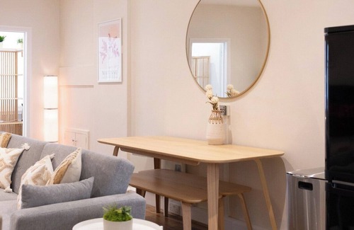 London City Centre Apartment | Two-Bed City Centre flat 100m from Trafalgar sqr