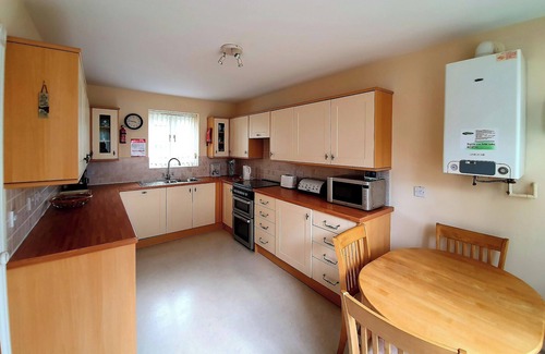 Chatteris Cottage | Two bed townhouse with private off-road parking.