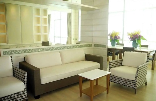 Bang Lamphu Lang Condo | Two bedroom loft style condo, river view pool
