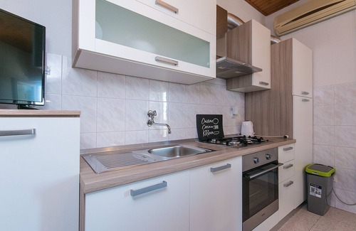 Blato Apartment | Two bedroom apartment with terrace and sea view Živogošće - Blato, Makarska (A-1057-d)