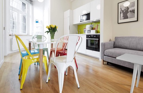 Wesoła Zachod Apartment | Two bedroom apartment for 6
