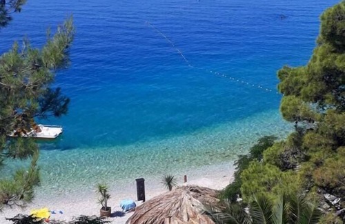 Bratus Apartment | Two bedroom apartment with balcony and sea view Krvavica, Makarska (A-18911-a)