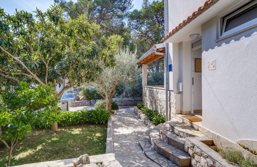 Artatore Apartment | Two bedroom apartment with terrace Artatore, Lošinj (A-8008-a)