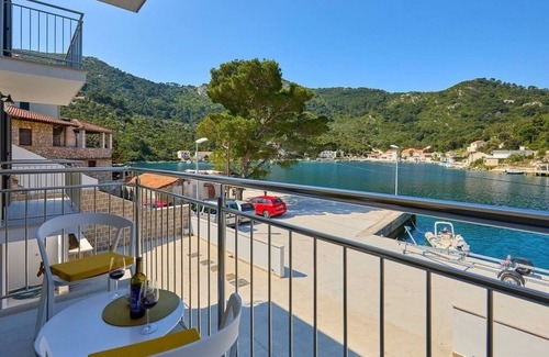 Okuklje Apartment | Two bedroom apartment near beach Okuklje, Mljet (A-22341-b)