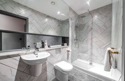 RopeWalks Apartment | Two Bedroom Apartment 301 (Sleeps 8)