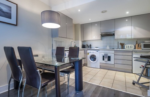 Shaftesbury Apartment | Two-Bedroom Apartment