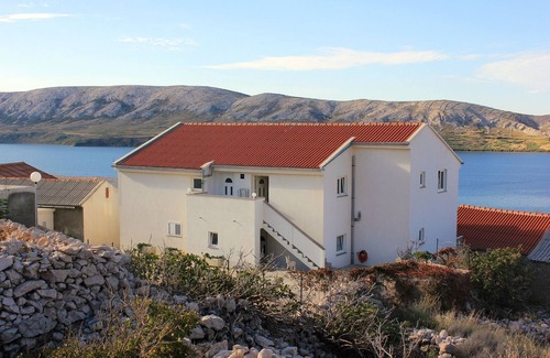 Zubovici Apartment | Two bedroom apartment with balcony and sea view Zubovići, Pag (A-9365-c)