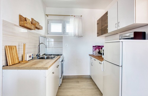 Grebastica Apartment | Two bedroom apartment near beach Grebaštica, Šibenik (A-11463-a)