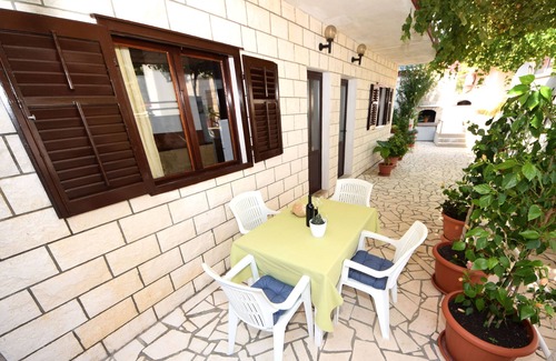 Podobuce Apartment | Two bedroom apartment near beach Podobuče, Pelješac (A-631-a)