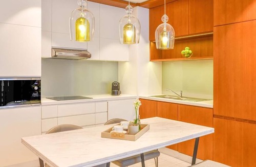 Garhoud House | Two Bedroom Apartment Near DXB Airport By Luxury Bookings