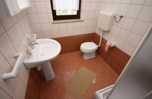 Tribulje Apartment | Two bedroom apartment with terrace and sea view Tribulje, Krk (A-5438-b)