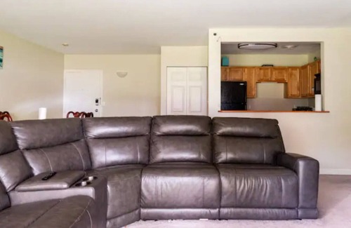 Walpole Apartment | Two-bedroom apartment with AC and WIFI in the delightful neighborhood of Norwood