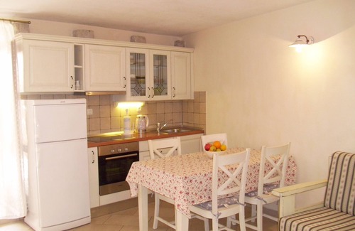 Komiza Apartment | Two bedroom apartment with terrace Komiža, Vis (A-9247-b)