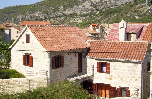 Komiza Apartment | Two bedroom apartment with terrace Komiža, Vis (A-9247-b)