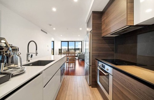City East Apartment | Two Bedroom Apt in Heart of Canberra with Parking