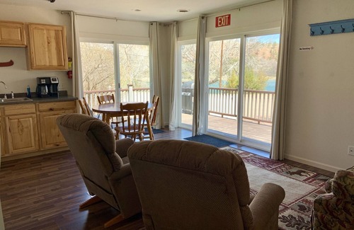 Hot Springs Cabin | Two bedroom cabin, private lake, pet friendly