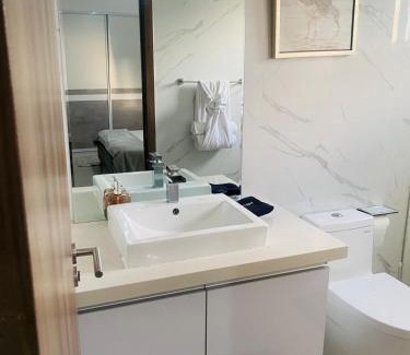 Eden Gardens House | Two Bedroom City Apartment with rooftop pool