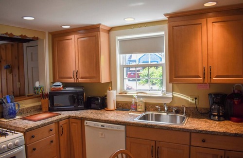 West Harwich House | Two bedroom cottage one quarter mile to Pleasant Road Beach