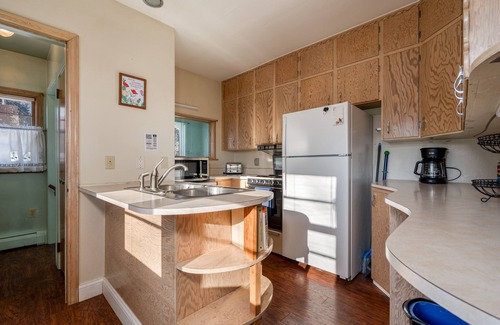 Coleraine House | Two Bedroom Cottage near Mt Itasca, Hodgins-Bernardo Arena, Eagle Ridge Golf Course & Trout Lake