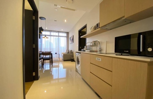 Thomson Road Apartment | Two Bedroom Deluxe with Balcony, 800m from Novena MRT