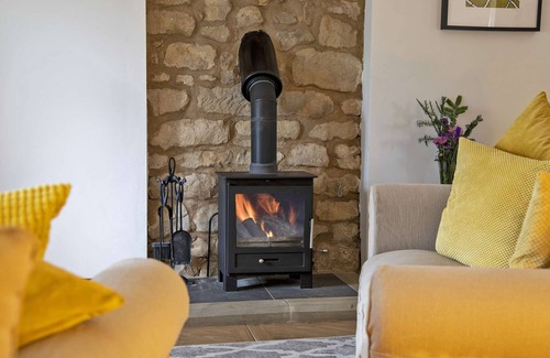 Carsington House | Two-bedroom, dog-friendly cottage on the Stainsborough Hall Estate