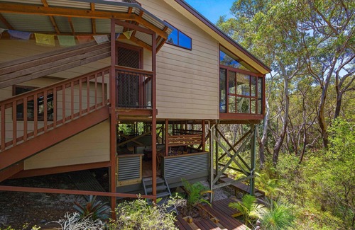 Dunbogan House | Two-bedroom holiday house surrounded by peaceful bushland