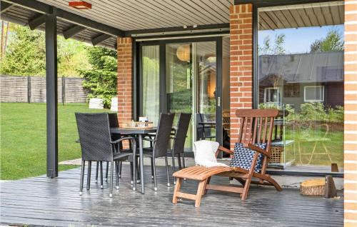Skødshoved Strand House | Two-Bedroom Holiday Home In Knebel