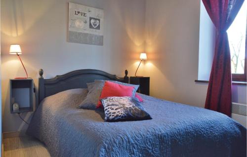 Romery House | Two-Bedroom Holiday Home In Romery