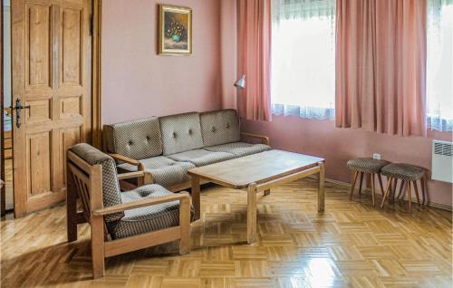 Osno Lubuskie House | Two-Bedroom Holiday Home In Osno Lubuskie