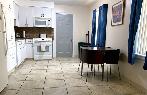 Azalea Homes House | Two-bedroom house in peaceful St Pete neighborhood