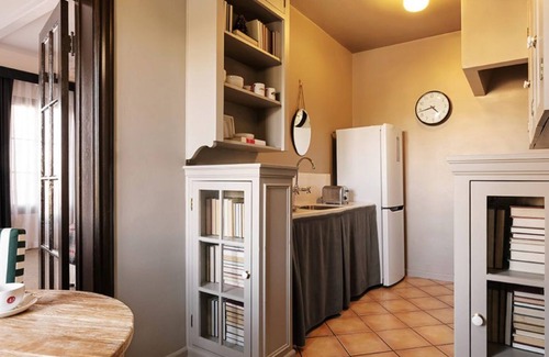 Wilshire Montana House | Two Bedroom Residence at Palihouse Santa Monica, Full Kitchen!