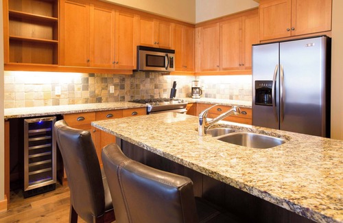 Rossland Condo | Two Bedroom | Sleeps 2-4 | Slalom Creek Condos